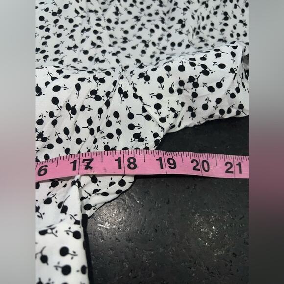NEW LOFT Floral Flutter V-Neck White Black Pocket Dress sz 8 - Picture 10 of 12